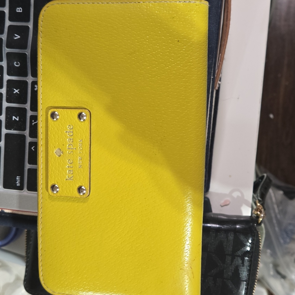 Kate spade wallet with very little wear